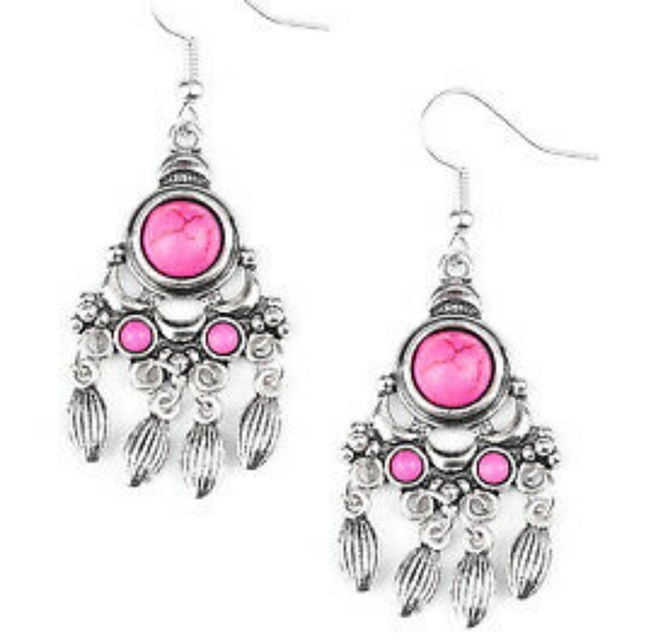 ๐ฅฐ Earrings - Picture 2 of 2